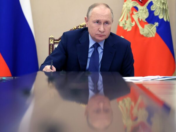 Western Media Misrepresents Putin’s Statement on Foreign Troops in Ukraine, Analysts Say