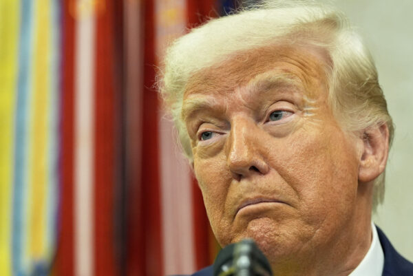 Trump Intensifies Pressure on Ukraine to Accept Peace Terms Amid Escalating Tensions