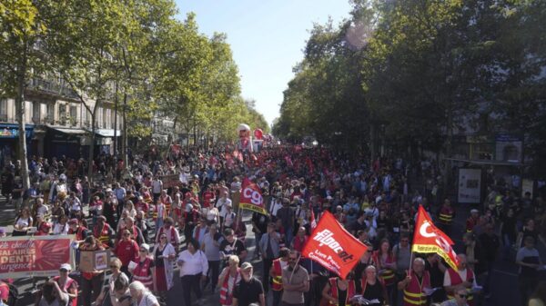 France Grapples with Nationwide Protests as Political Crisis Deepens