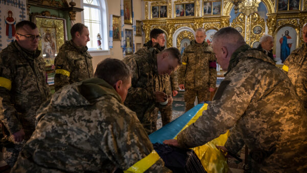 Putin Visits Wounded Soldiers as Ukraine’s Military Faces Encirclement, Announces New Nuclear Weapons