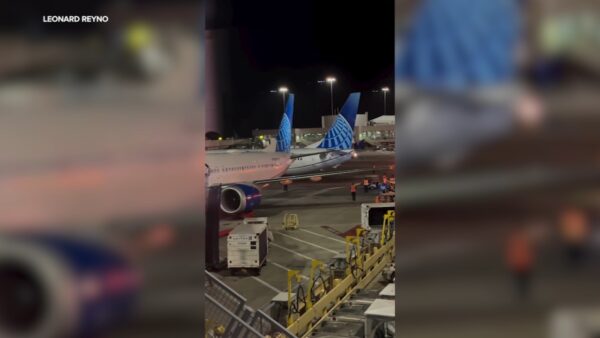 San Francisco International Airport Collision: United Airlines Planes Crash in Ground Incident