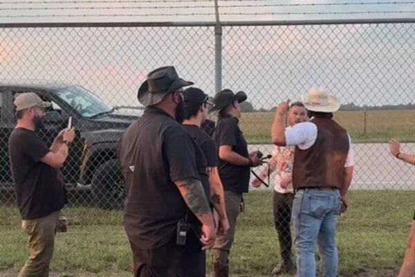 Zach Bryan’s Fierce Fence-Climbing Outburst Sparks Festival Chaos