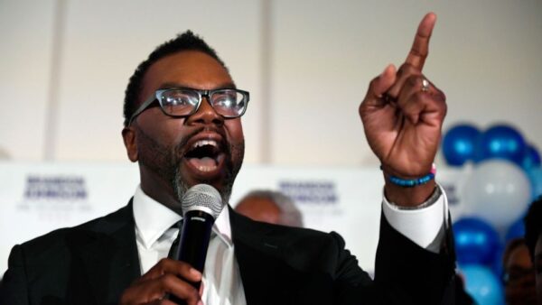 Chicago Mayor Defies Trump’s Immigration Plans with Strong Measures