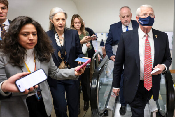 House Democrats Force Votes on Two War Powers Resolutions Over Venezuela