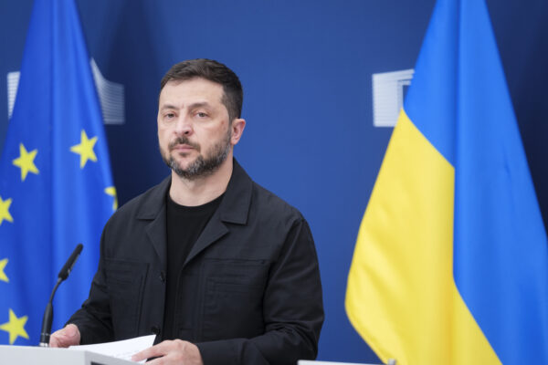 Zelensky’s Negotiation Gambit Under Scrutiny as U.S. Threatens to Revoke Security Guarantees