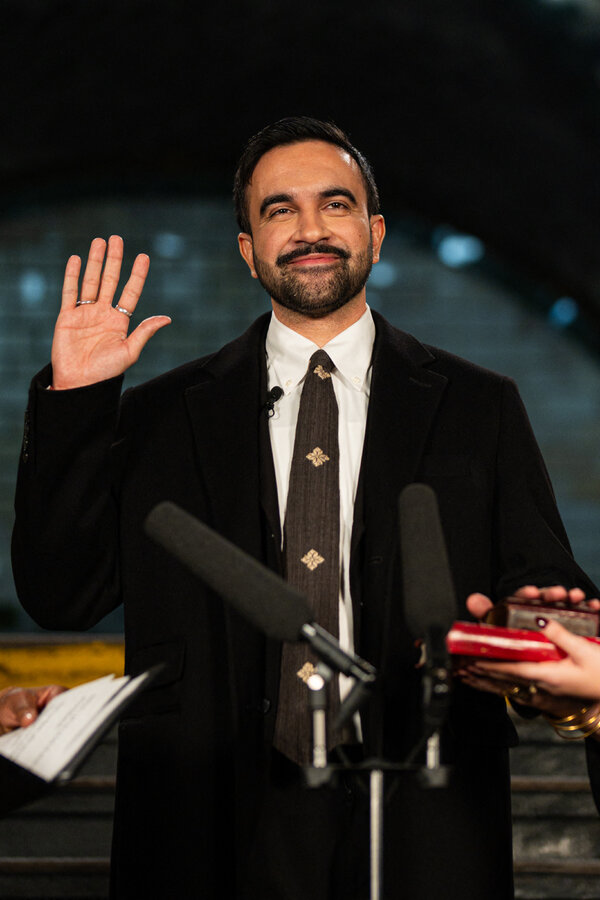 First Muslim Mayor of New York Sworn In on Quran Amid Historic Ceremony