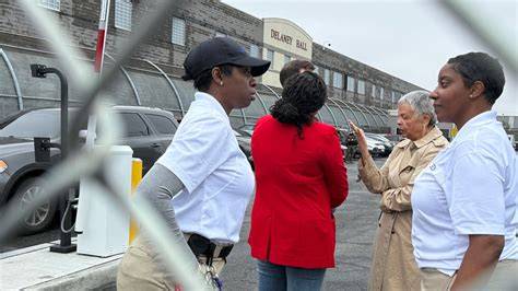 New Jersey Governor Orders State Police to Restore Order at Newark Immigration Detention Facility