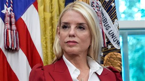 Former Attorney General Pam Bondi Completes Thyroid Cancer Treatment