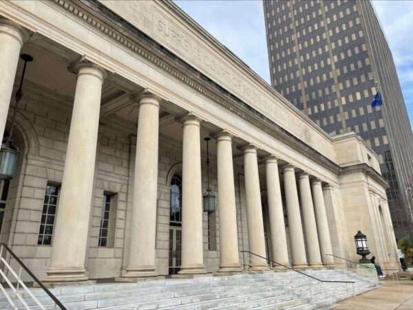 South Carolina Supreme Court Overturns Alex Murdaugh’s Murder Convictions in Landmark Ruling