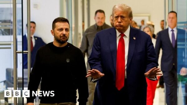 Trump Defends Sanctions Pause Amid Condemnation of Zelensky’s Resistance to Peace Efforts and Attacks on Russian Refineries